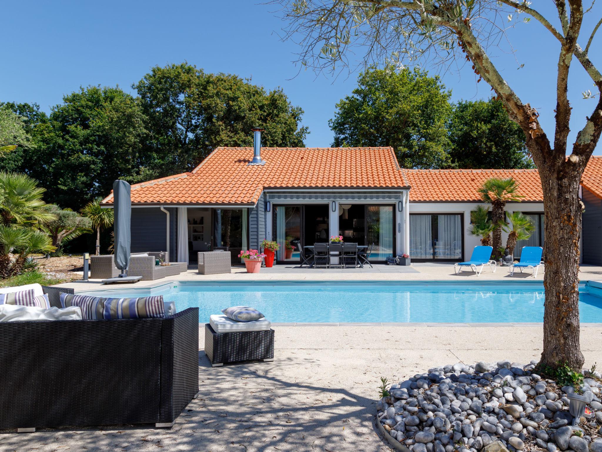 service de conciergerie pour une maison de vacances avec piscine à Pornic