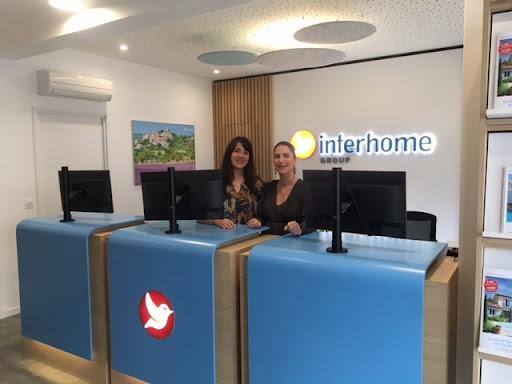 équipe de la conciergerie à Sainte-Maxime