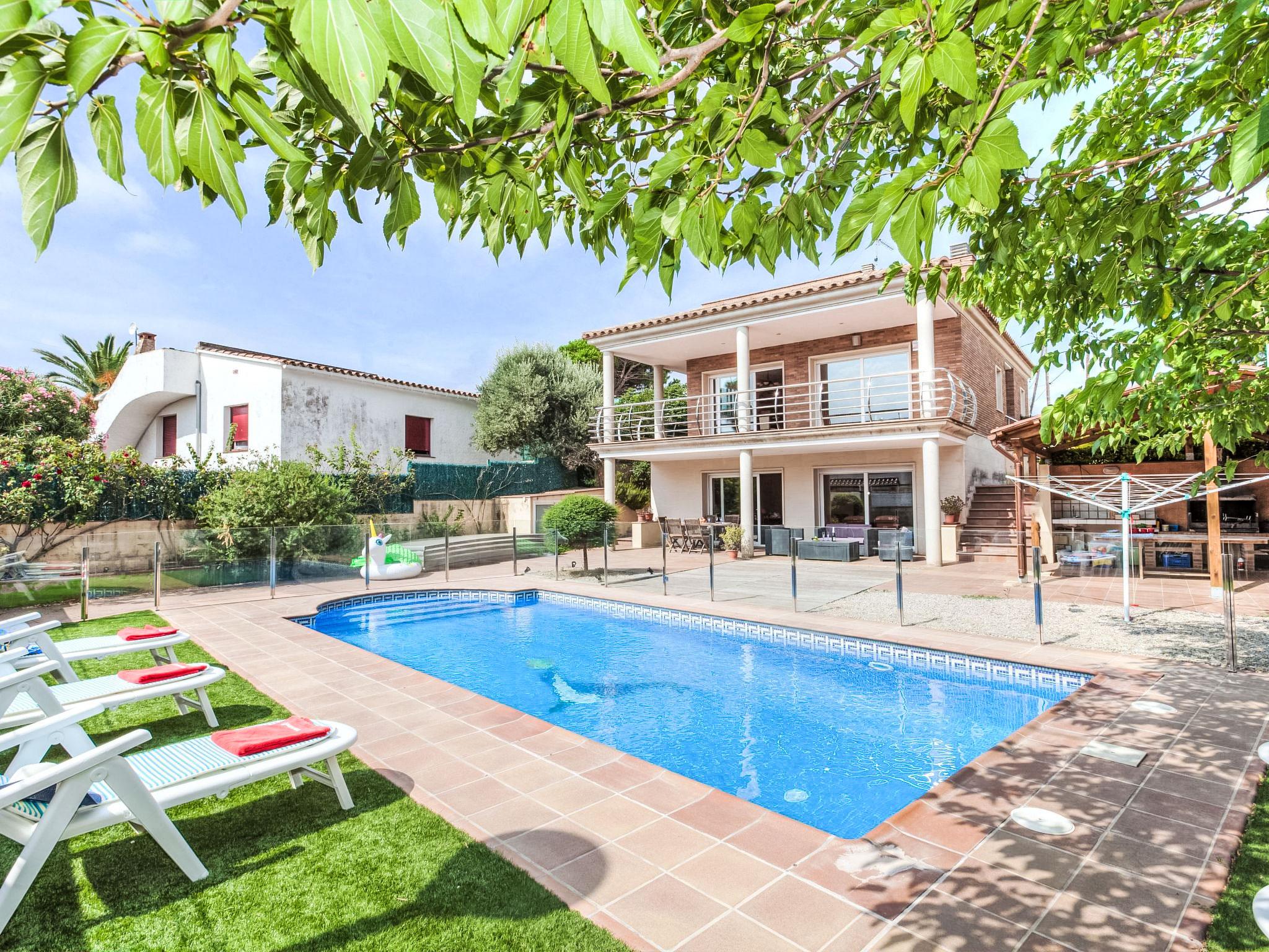 service de conciergerie pour une villa de vacances avec piscine à Calonge