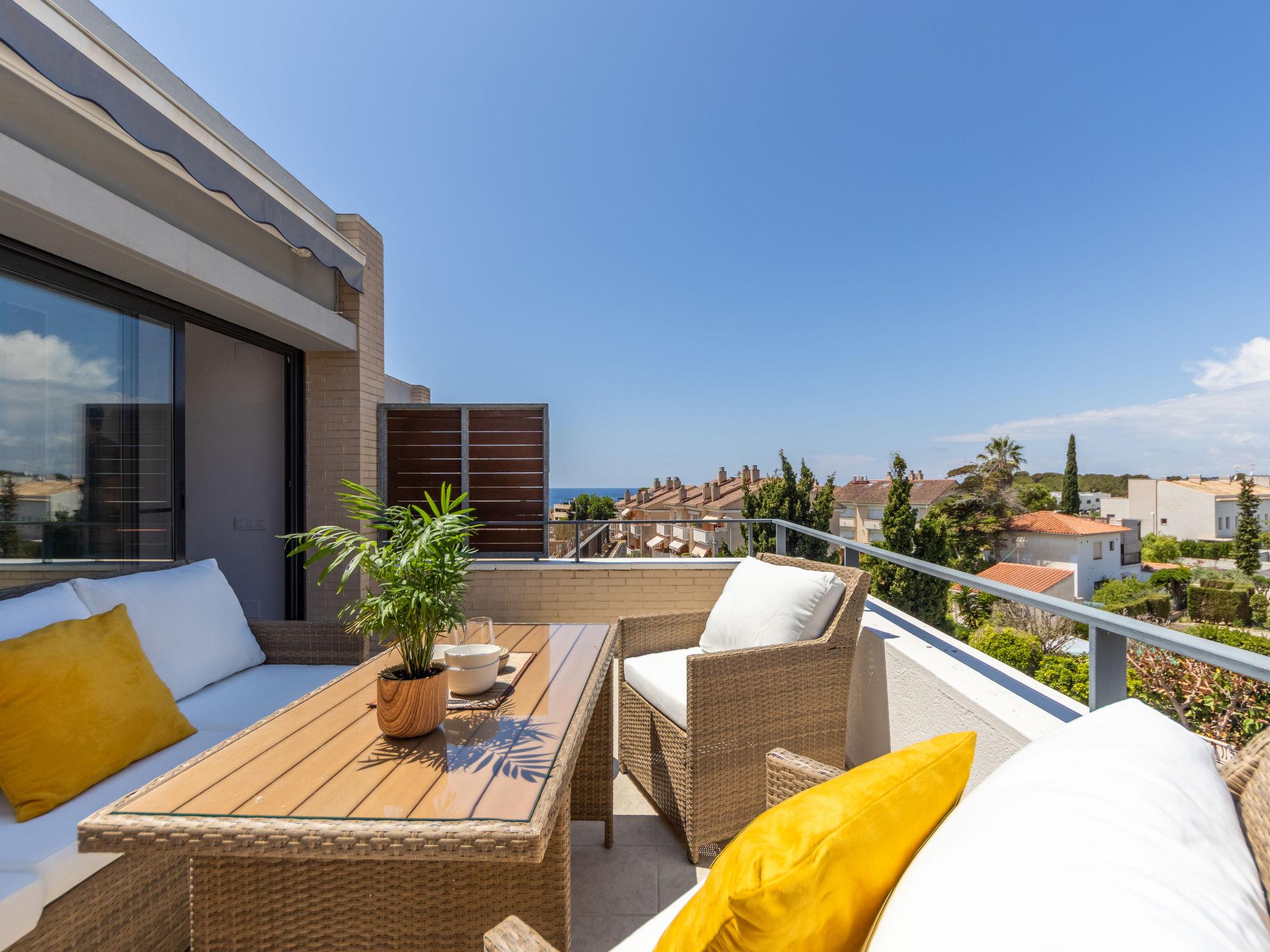 property management for a holiday villa with terrace in Torredembarra