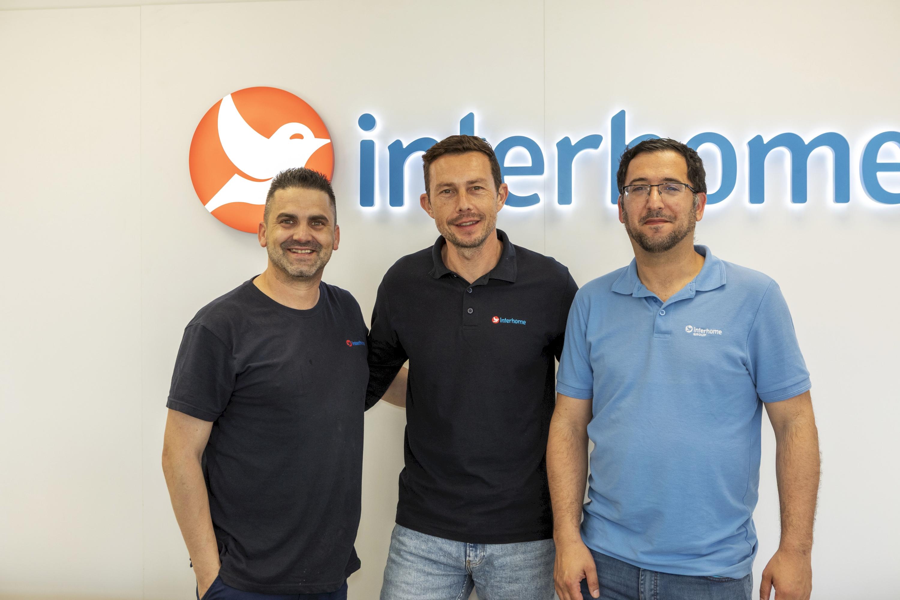 team from local property management office in Cambrils