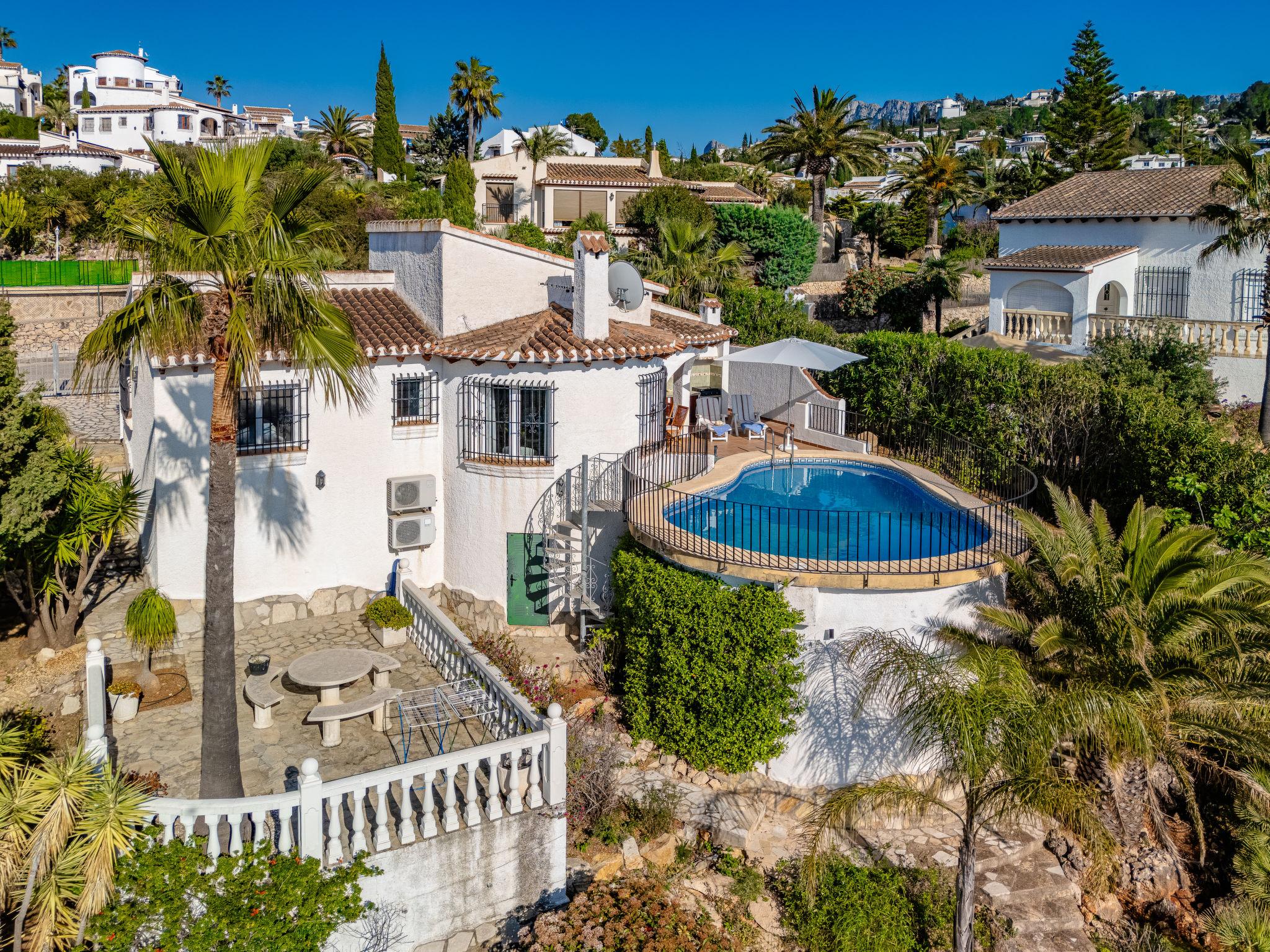 property management for a holiday home with pool in Dénia