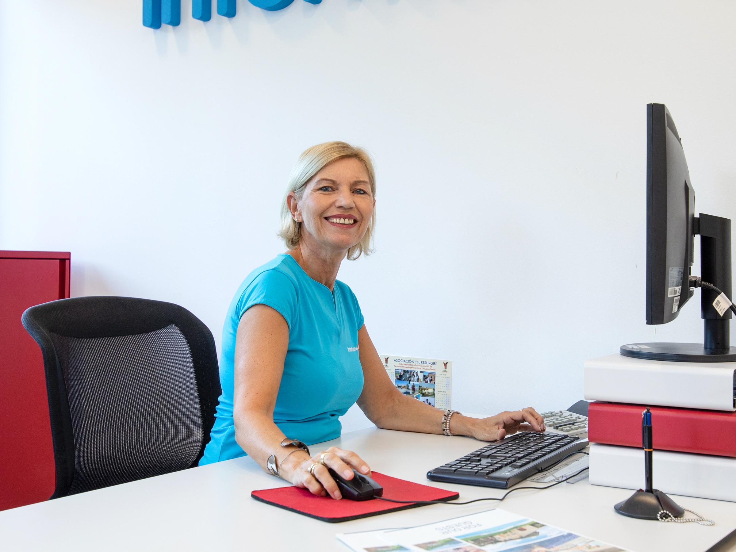 team from local property management office in Dénia