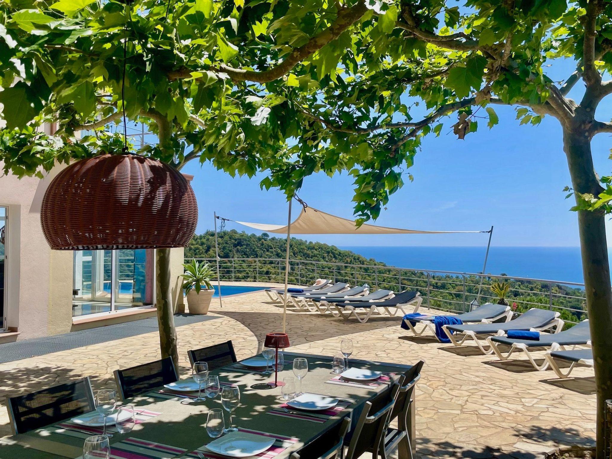 service de conciergerie pour une maison de vacances avec terrasse et vue mer à Lloret de Mar