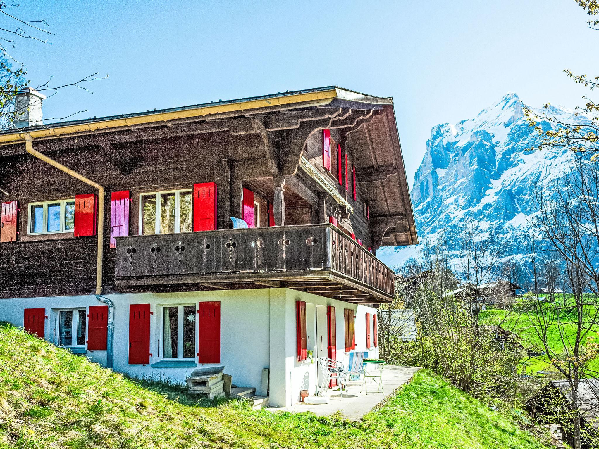 property management for a holiday home with the mountain view in Grindelwald