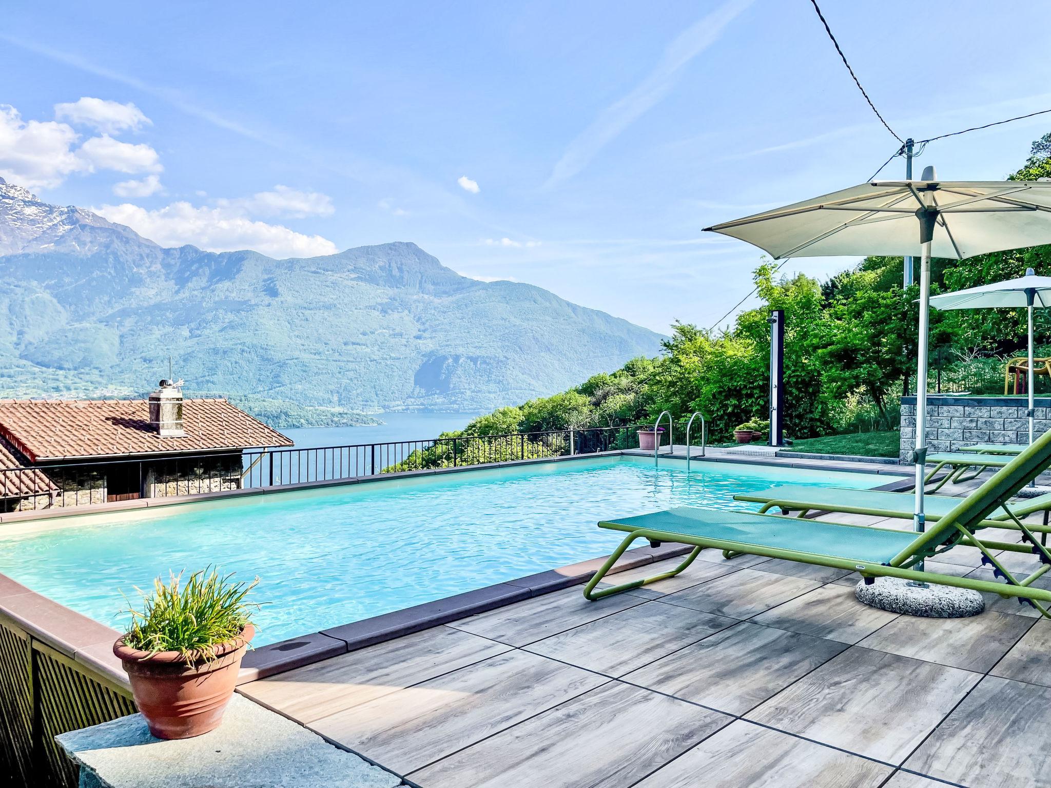 gestione case vacanza sul lago con piscina a Domaso