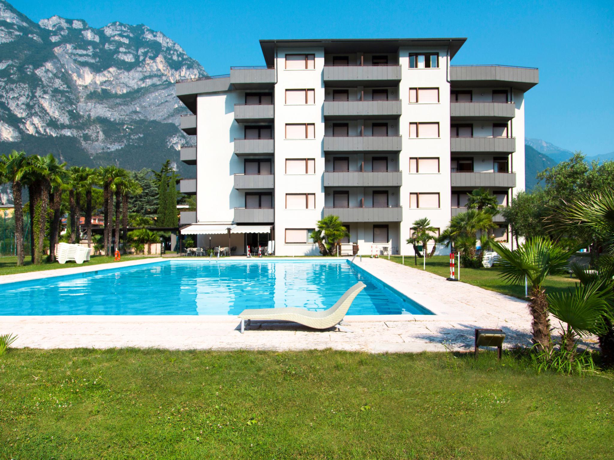 gestione appartamento vacanze con piscina a Riva del Garda